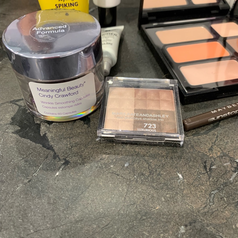 Cosmetics Bundle - Picture 3 of 12